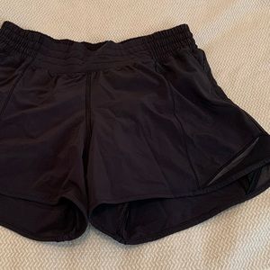 Lululemon Hight Rise Hotty Hot Short
